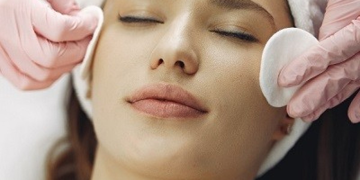 Chemical Peels and Sun Protection: Dubai’s Essential Tips