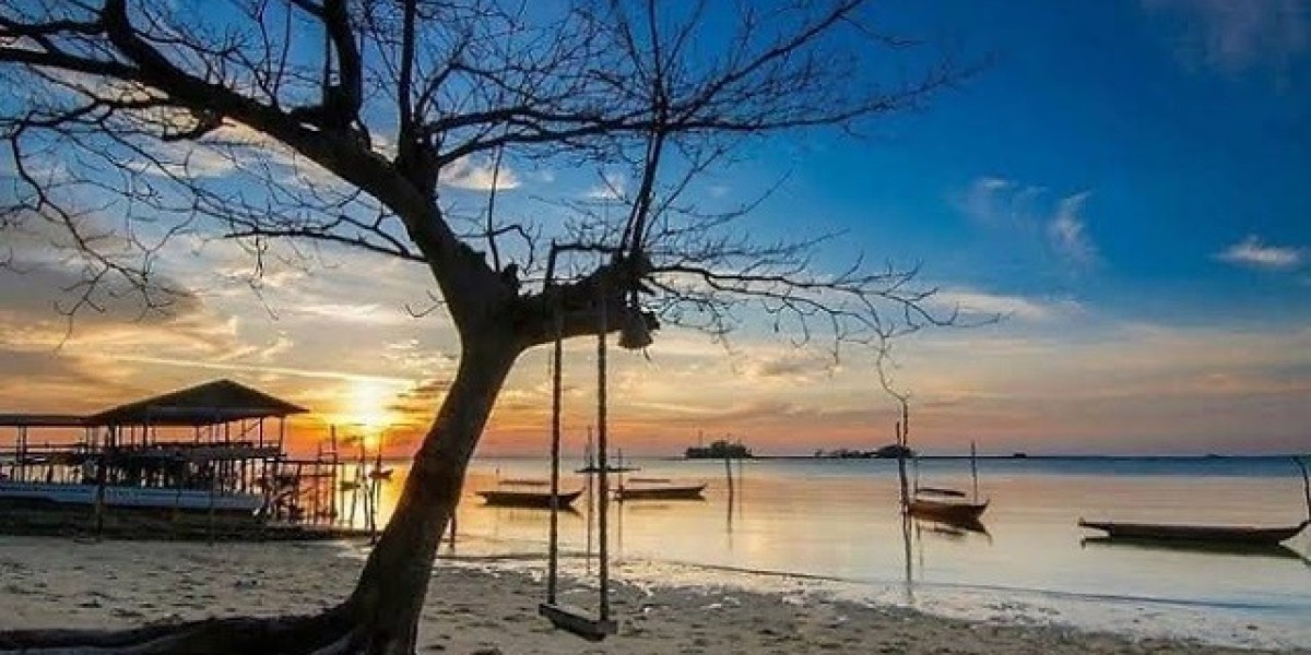 Tips Menikmati Keindahan Pantai Nongsa, Batam