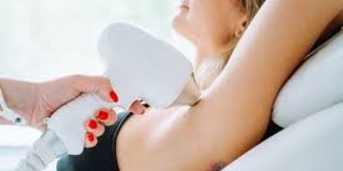 ما هي مخاطر السباحة بعد إزالة الشعر بالليزر؟