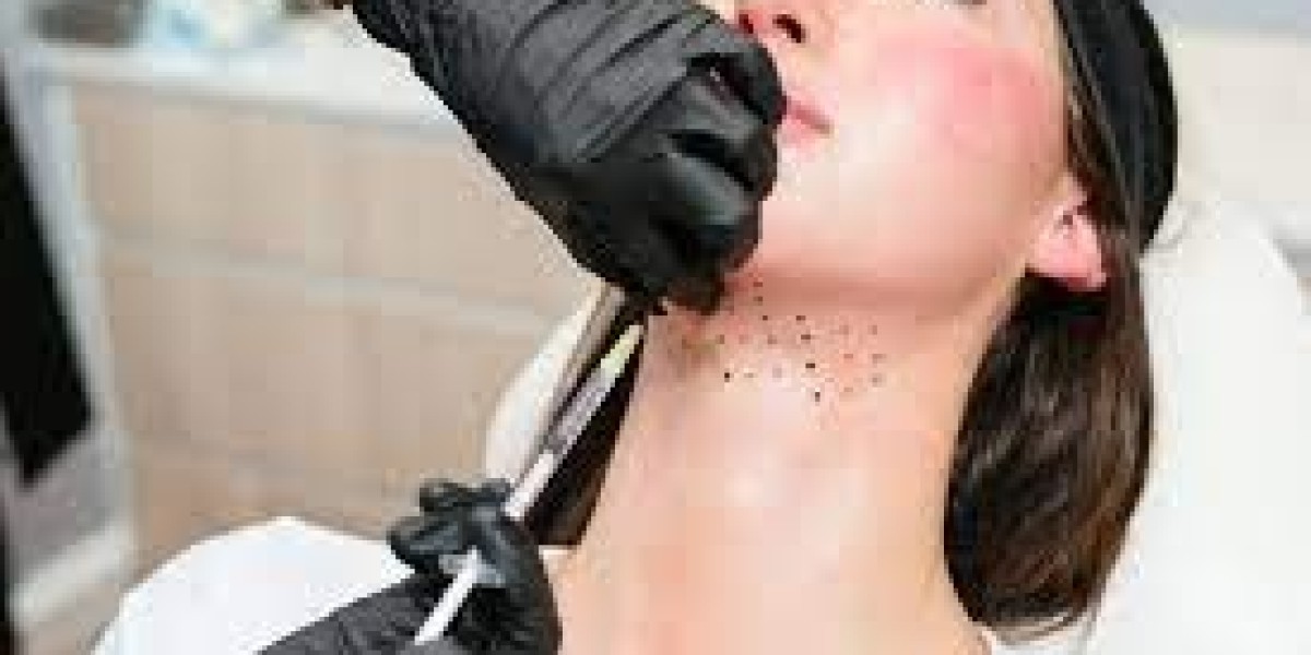 Dubai's Top Double Chin Reduction Methods: Sculpt Your Jawline in the City of Gold