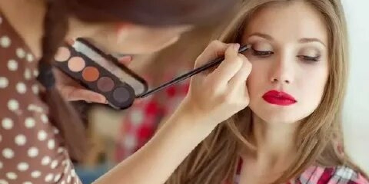 Party Makeup Service at Home in Lahore: Ultimate Guide