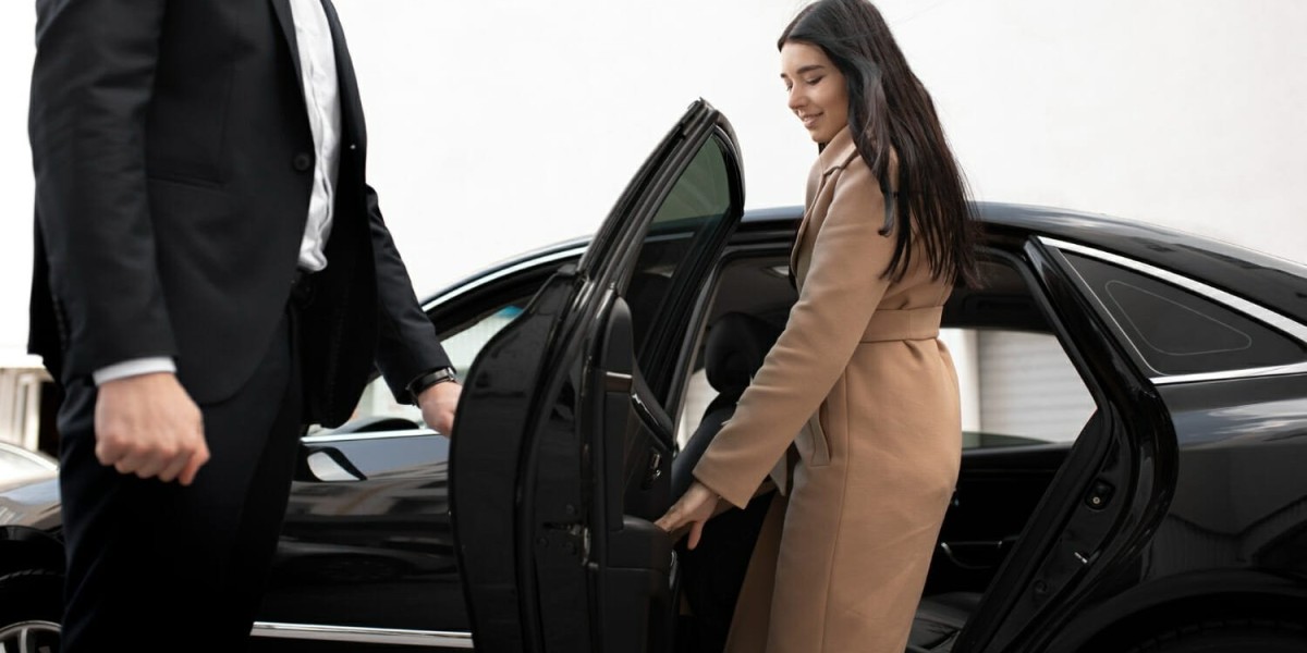How Does Weybridge Taxi To Heathrow Make Airport Transfers Easier?