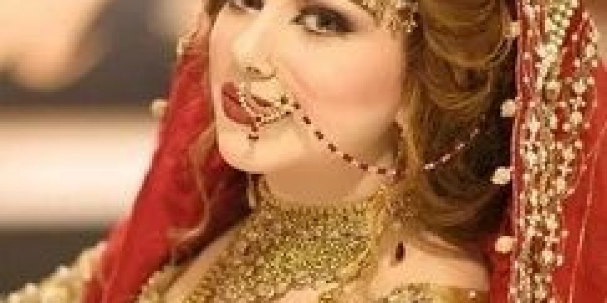 Bridal Makeup Service At Home: Beauty with Comfort