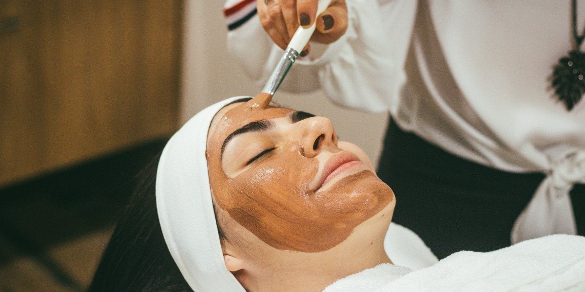 Luxurious Deep Cleansing Facial