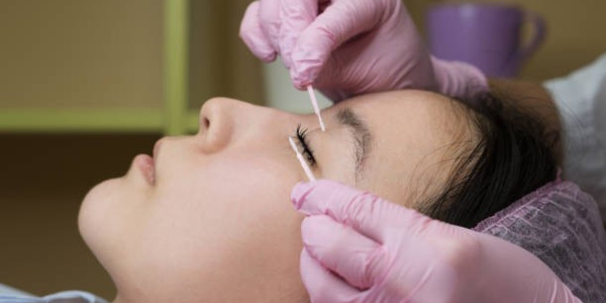 Unveil Younger Eyes: Laser Eye Lift in Riyadh
