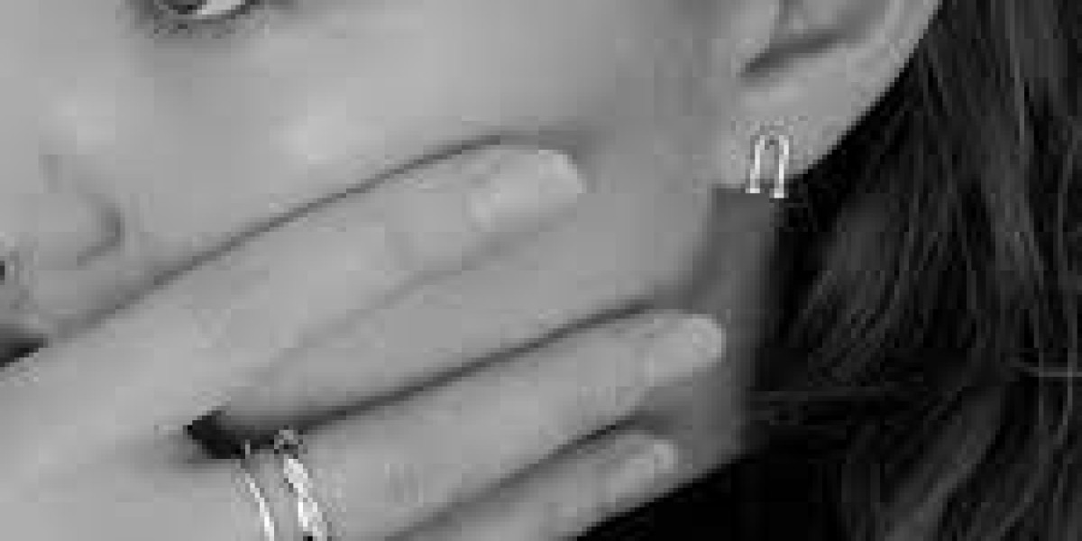 MOCLEIN: Your Destination for Elegant 925 Silver Jewelry