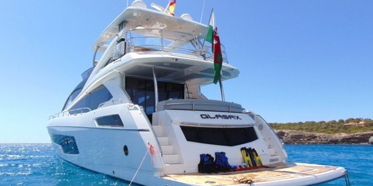 Luxury Amalfi Coast Yacht Charter 2024-2025 | Riva DOLCE VITA 72
