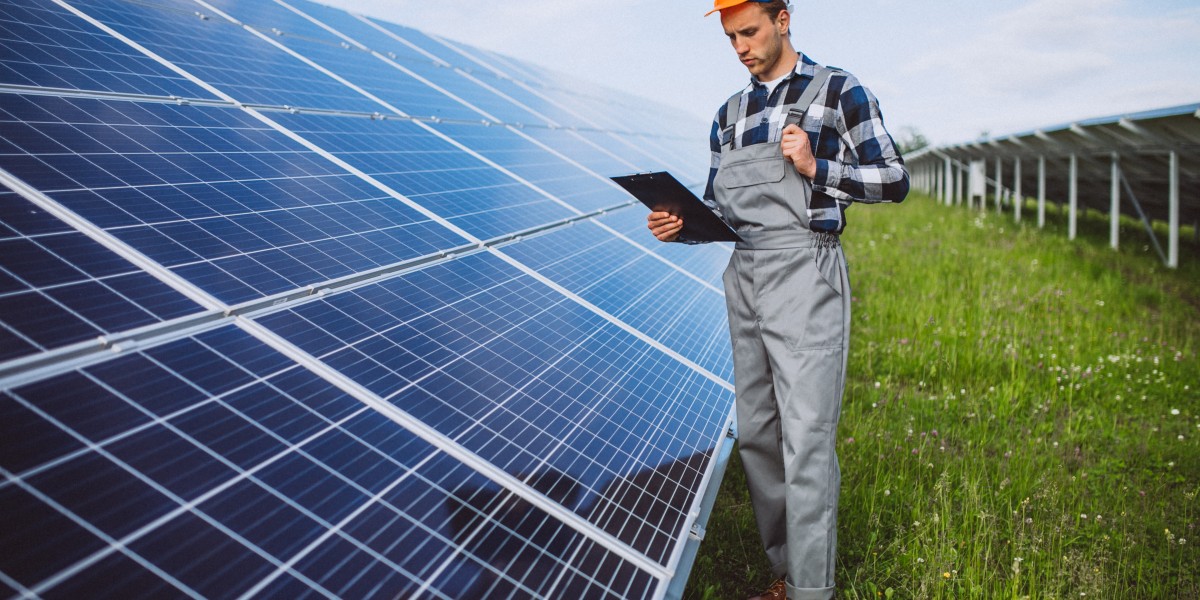 The Comprehensive Guide Solar System for Commercial Businesses  in Pakistan
