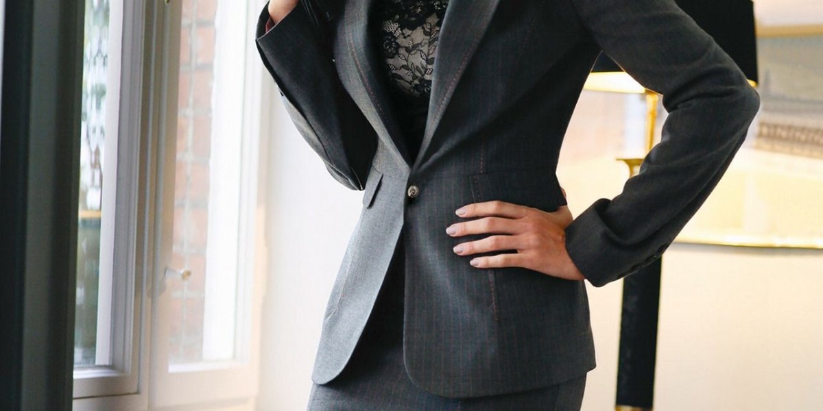 Women’s Dress Suits Classic Styles and Modern Trends