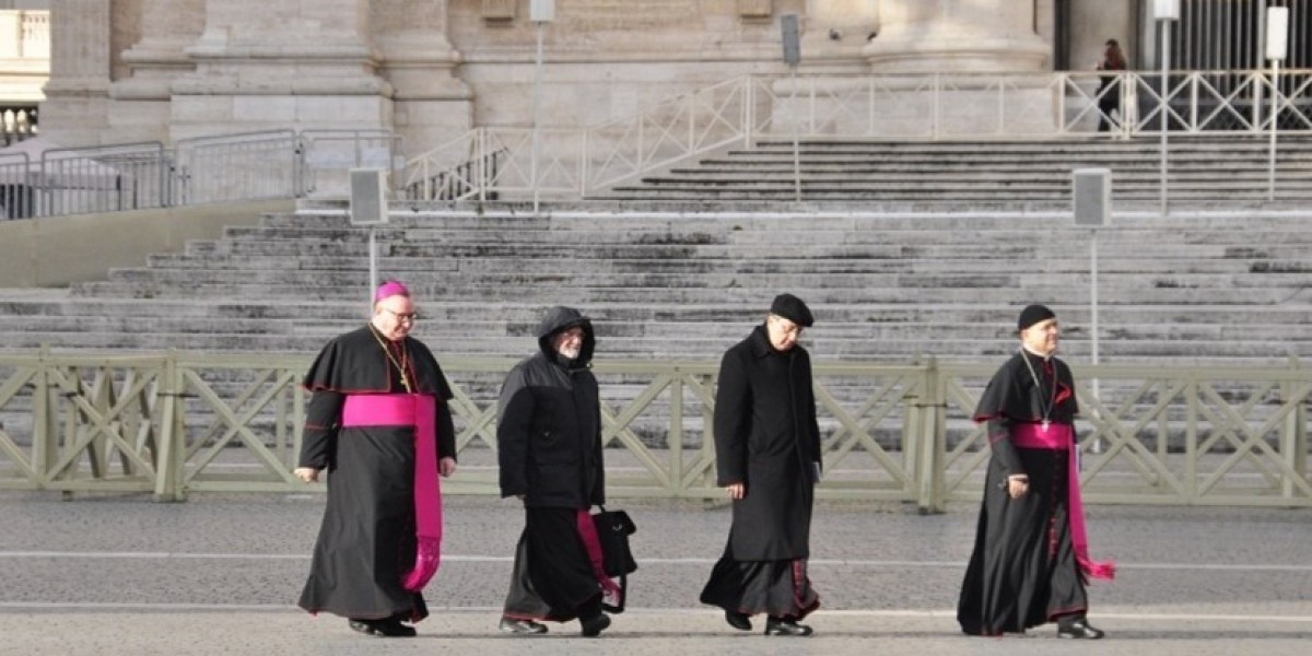 The Art and Tradition of Pastor Robes: A Comprehensive Guide