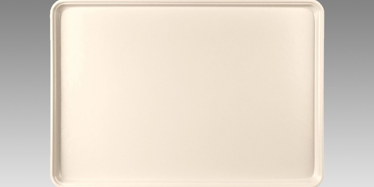 The Benefits of Providing an Ice Bucket Tray in Hotel Rooms