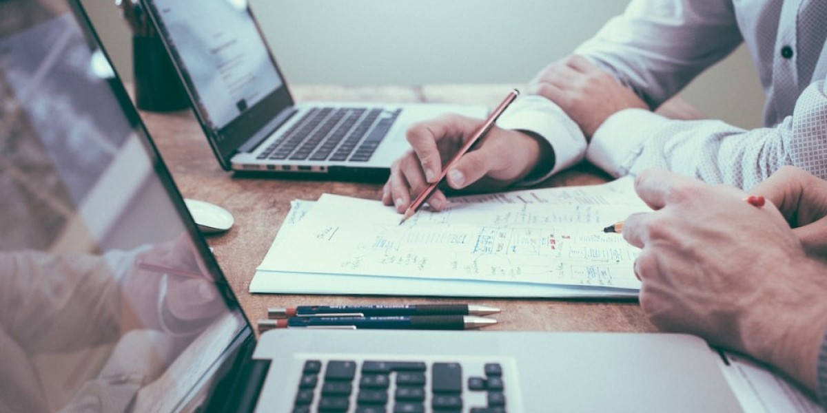 Stay Ahead in 2024: The Ultimate Background Check & Screening Manual