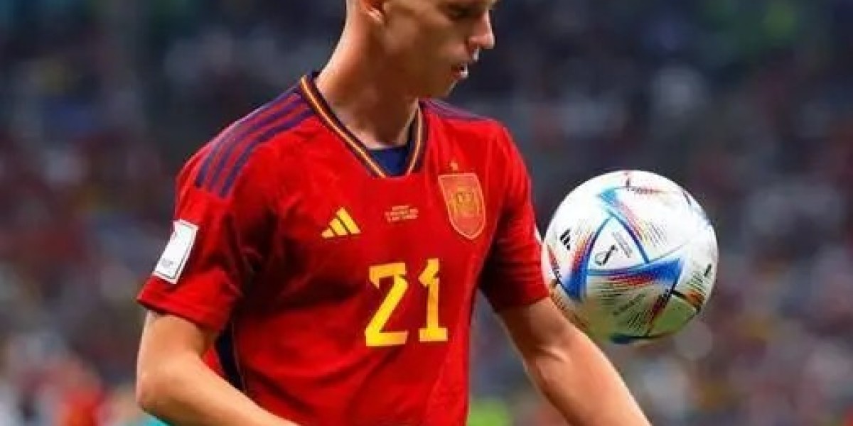Olmo se je pridružil Barceloni, navijači se veselijo novega poglavja