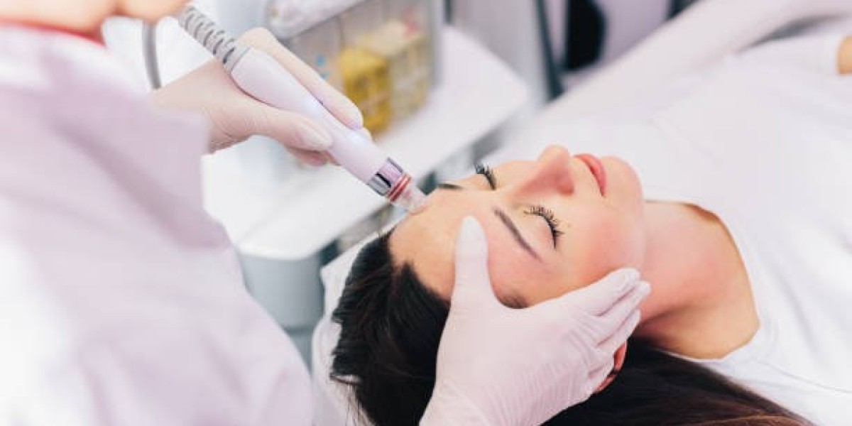 Post-HydraFacial Care: Tips for Maintaining Your Glow in Dubai