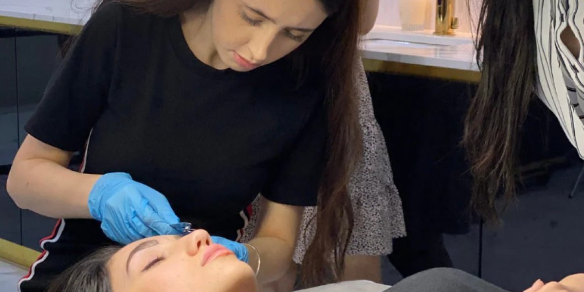 Comprehensive Eyebrow Tattoo Courses