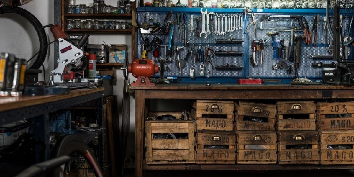 Maximizing Space and Style: Garage Cabinets in California