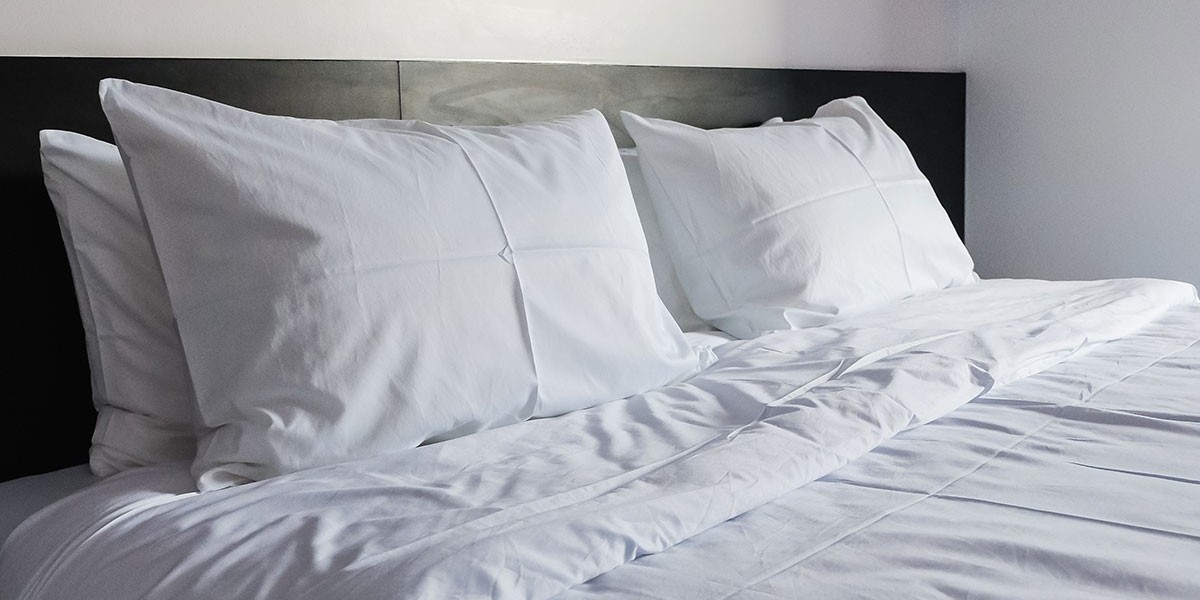 Elevate Your Hotel Bedding Collection with Queen Flat Bed Sheets