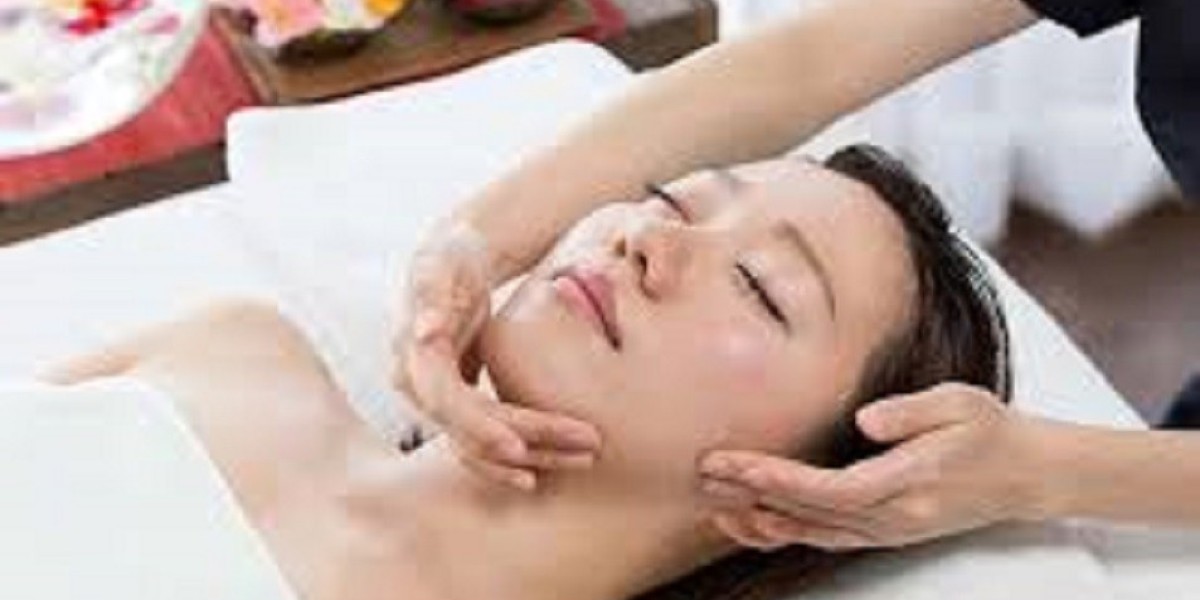 Hydrating Facial Treatments: The Key to Moisturized Skin