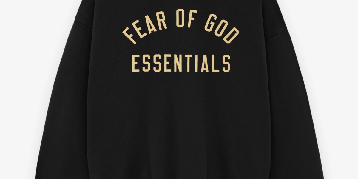 The Essentials Hoodie: A Must-Have in Modern Streetwear