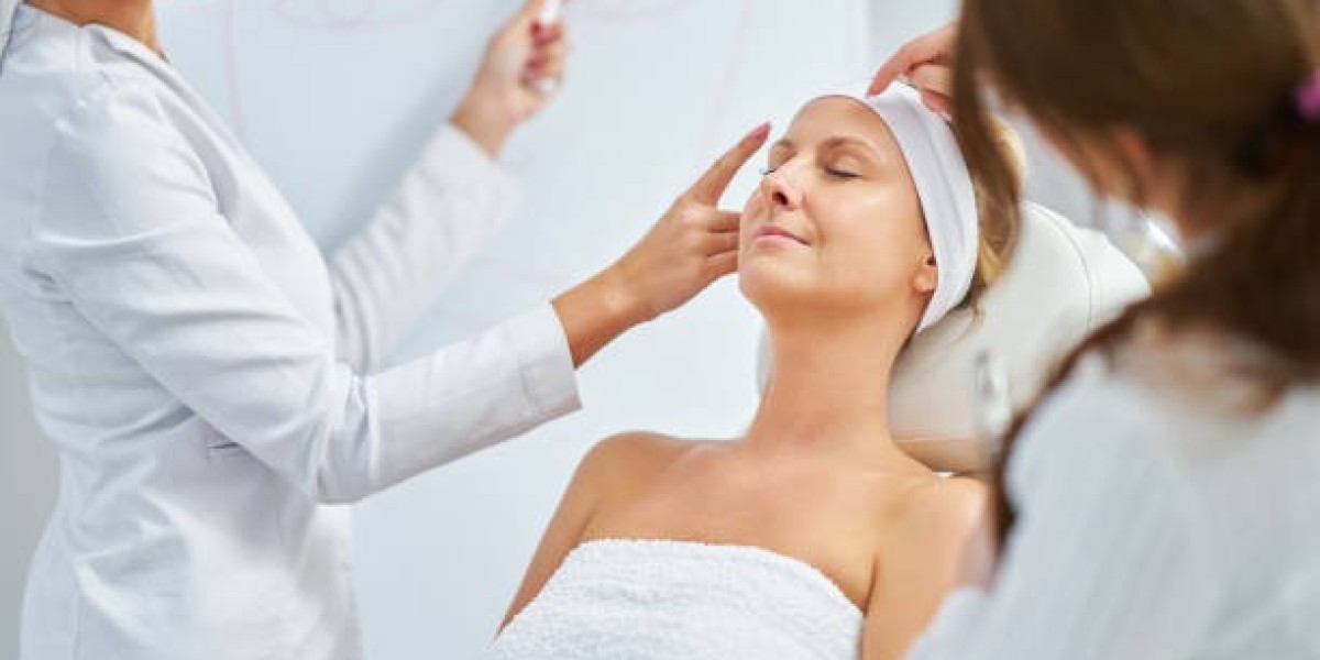 Understanding the Process: Consultations with the Best Plastic Surgeon in Riyadh