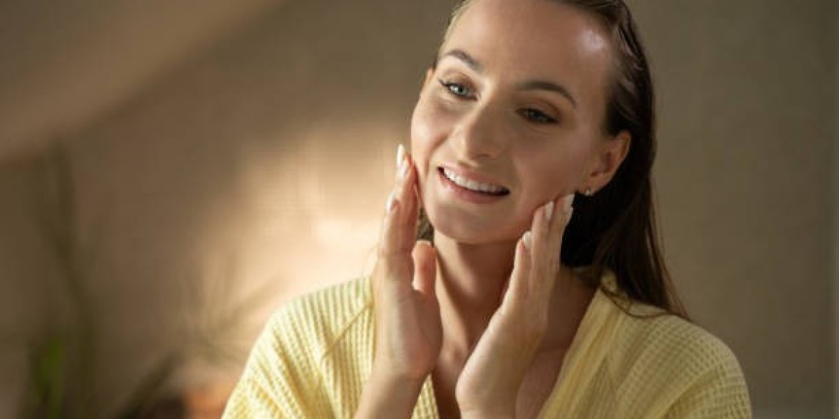 How Home Teeth Whitening in Riyadh Can Transform Your Smile