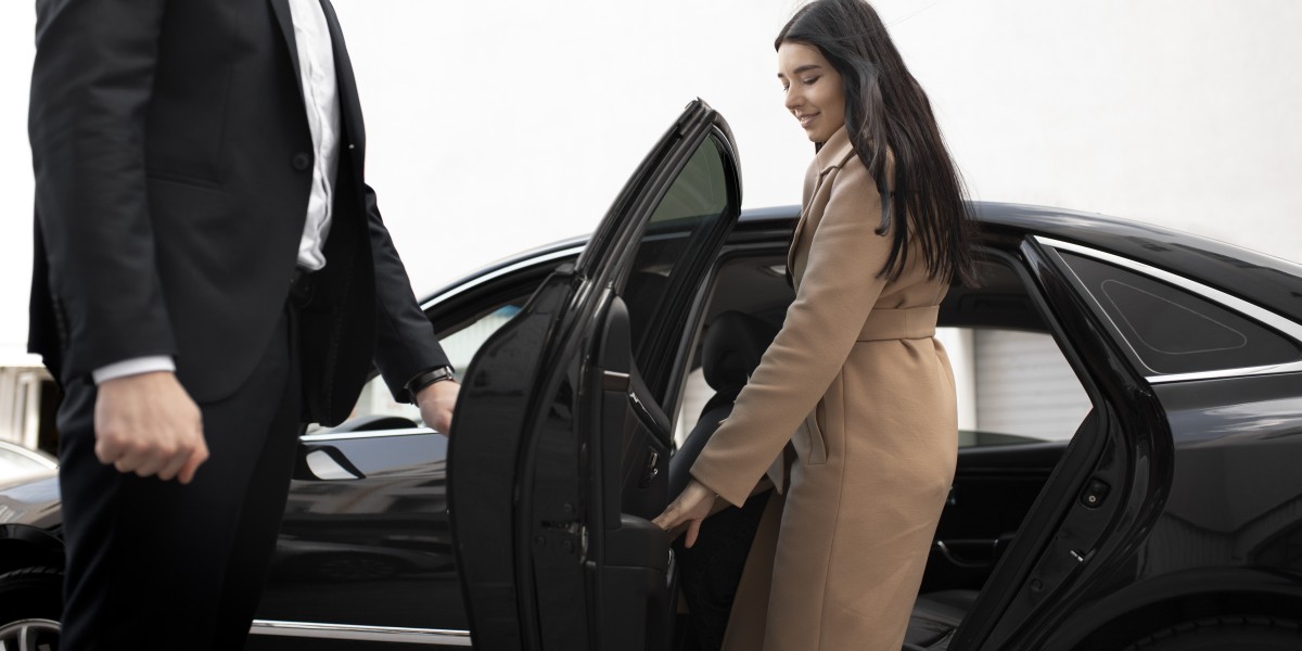 Benefits of Hiring Heathrow Airport Chauffeur Services in London