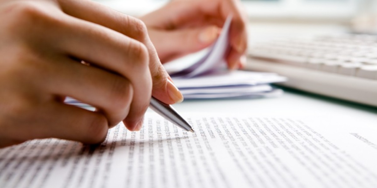 How to Write Articles that Educate and Entertain: Striking the Right Balance