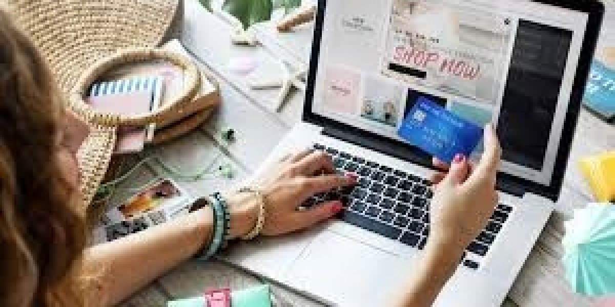 France Fashion E-commerce Market Size, Share, Forecasts to 2033.