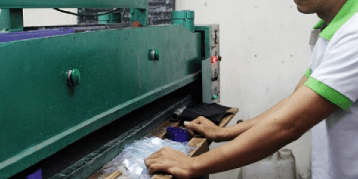 Xưởng may Phước An tổ chức chương trình quà tặng cho em