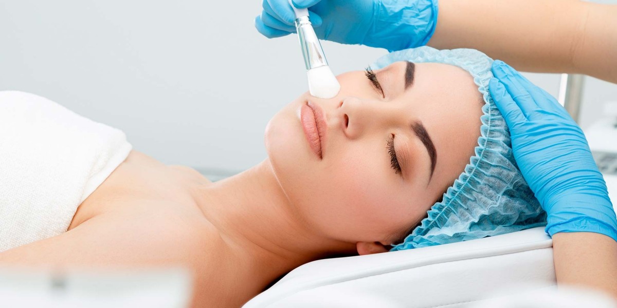 Chemical Peels for Brightening Skin Tone: Popular Treatments in Riyadh