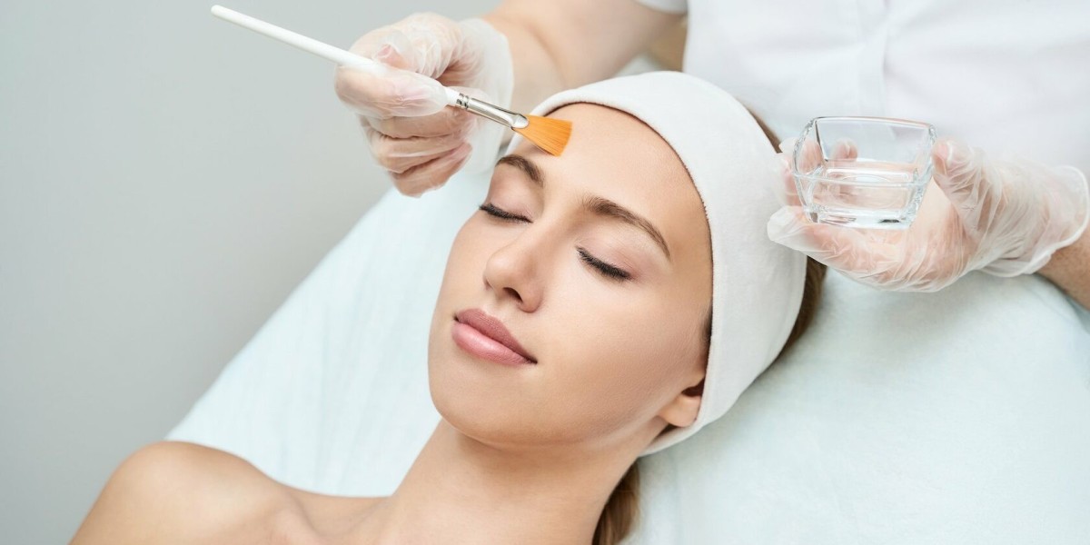 Best Chemical Peels for Sensitive Skin in Riyadh