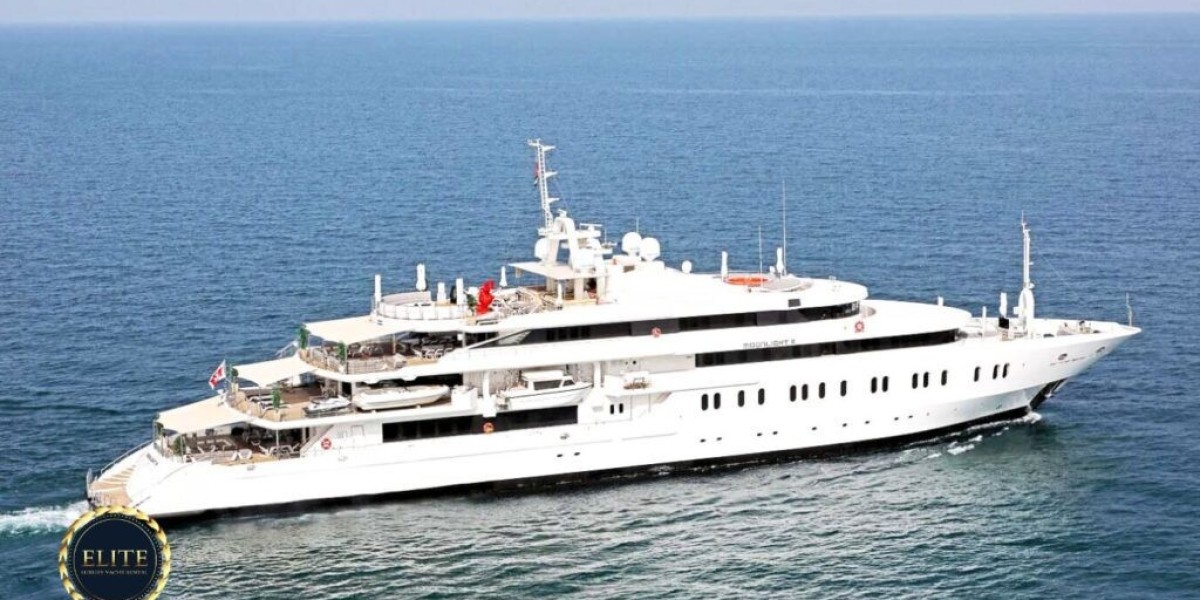 How to Plan a Yacht Trip for Dubai’s Art and Culture Scene