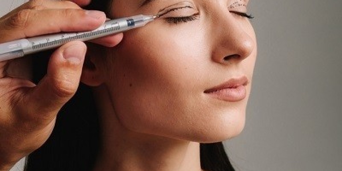 What is the fastest way to recover from eyelid surgery?