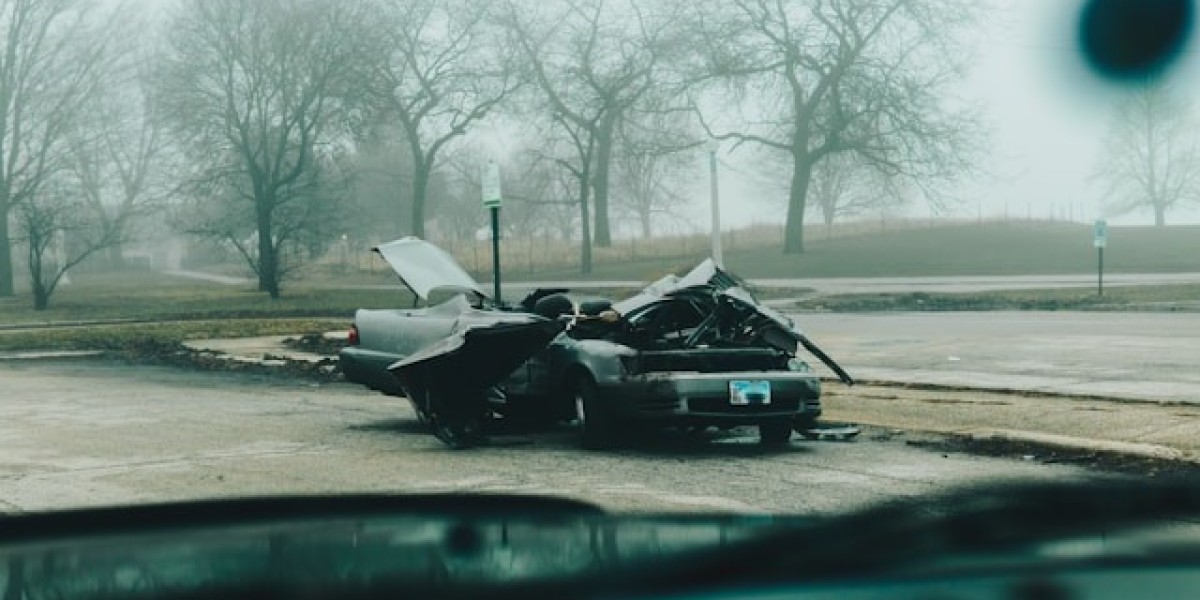 How a Car Accident Attorney in Long Island Handles Insurance Companies