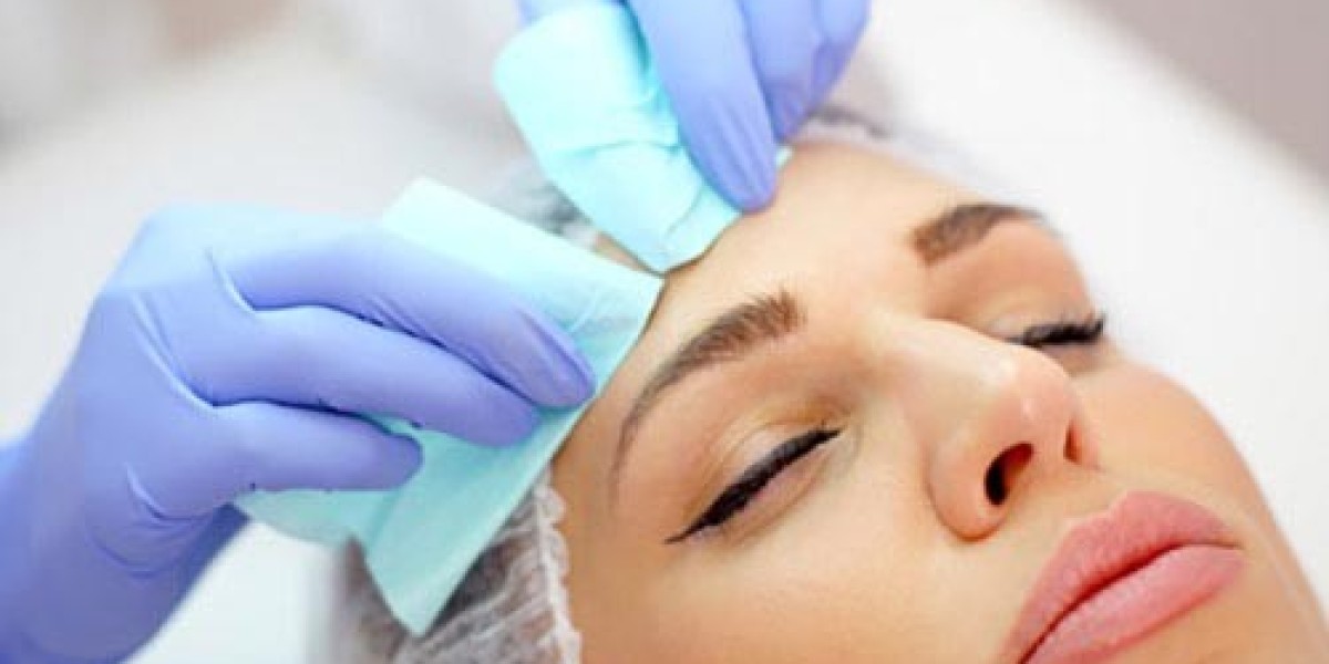 Deep Cleansing Facials with Extraction Your Path to Radiant Skin in Dubai