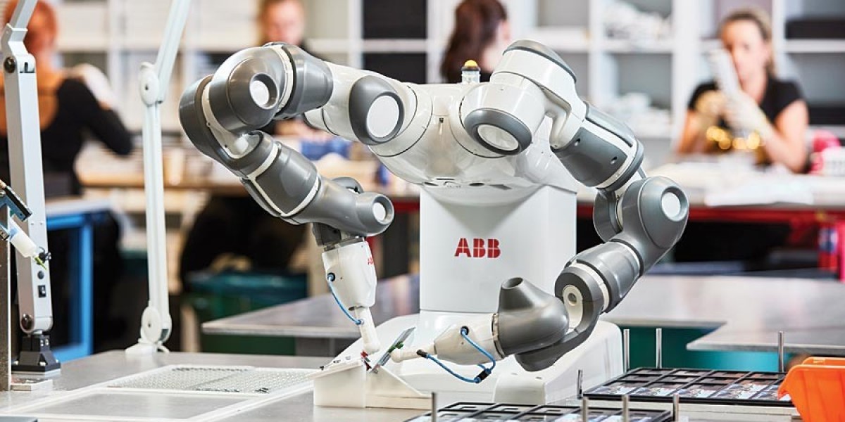 Setting New Standards: The Evolving Role of Collaborative Robots in Industry