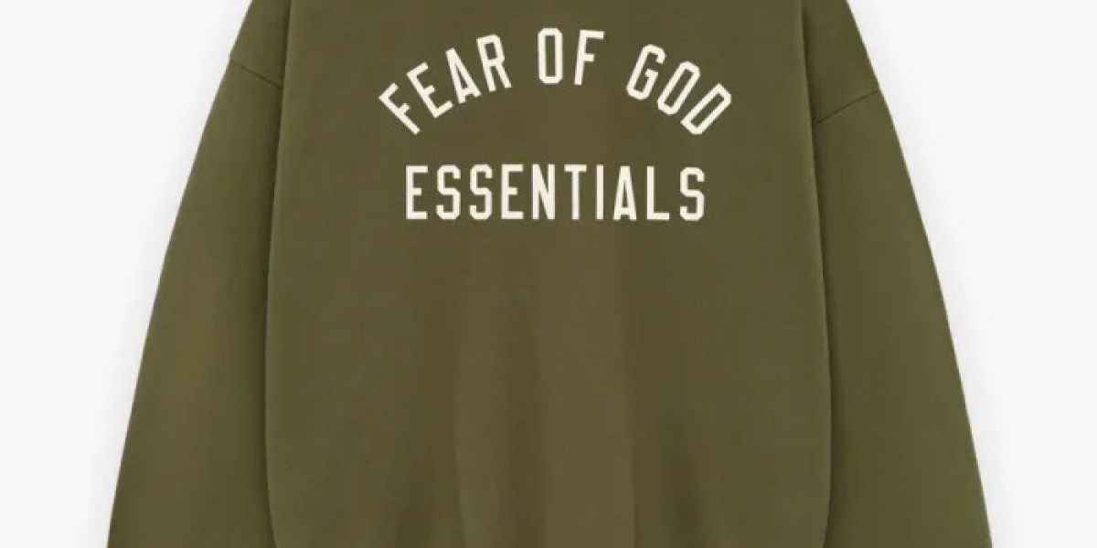 Essentials Hoodie: The Perfect Blend of Comfort and Style for Every Wardrobe