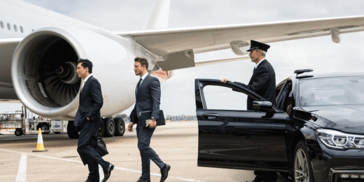 Airport Transfers: Comparing Routes from Camberley to Gatwick and Cobham to Heathrow