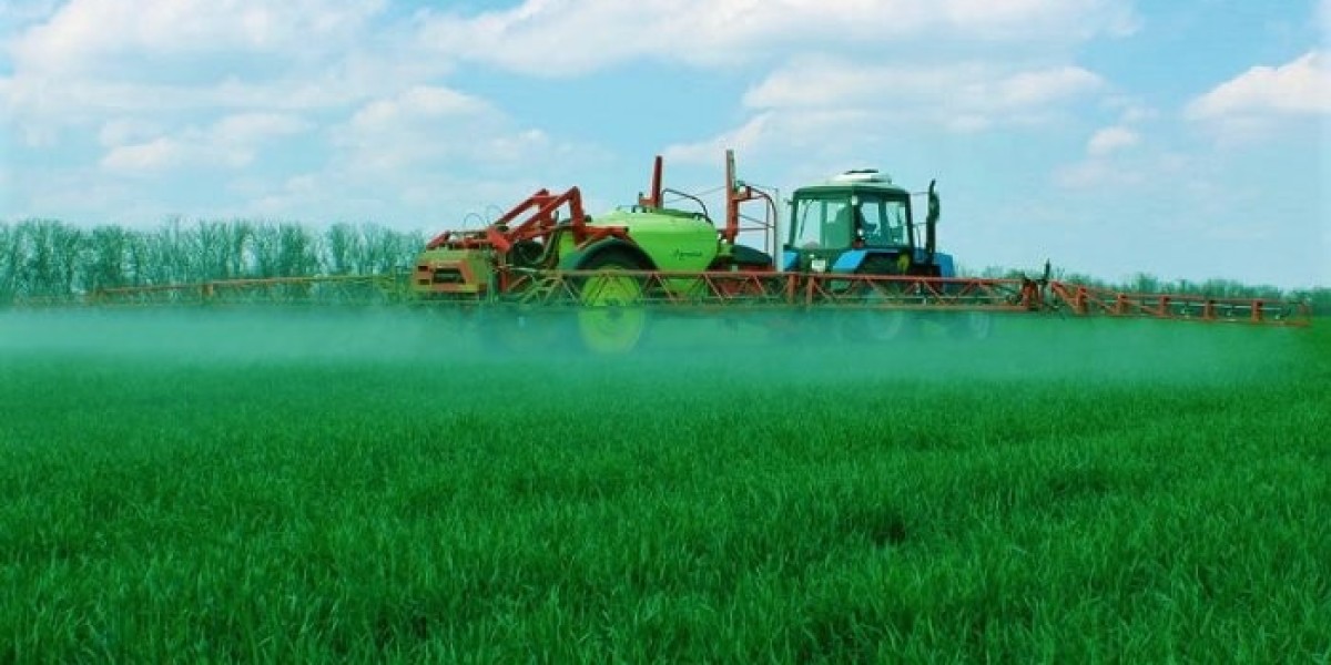 Foliar Fertilizers Market: Exploring the Benefits of Foliar Feeding in Crop Production
