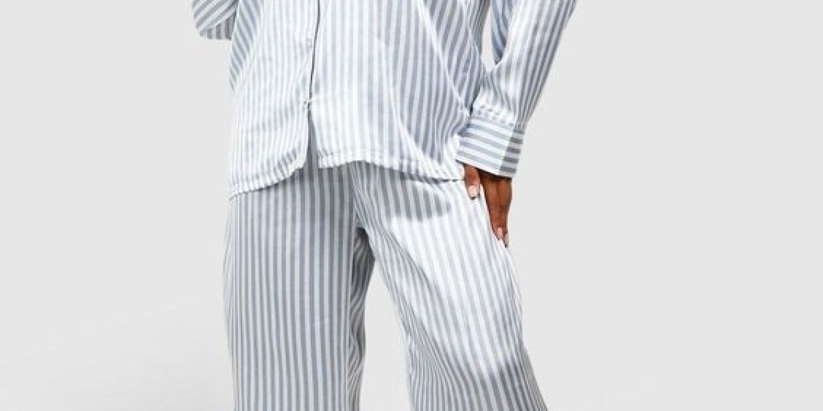 Women's Sleepwear: A Nighttime Fashion Statement
