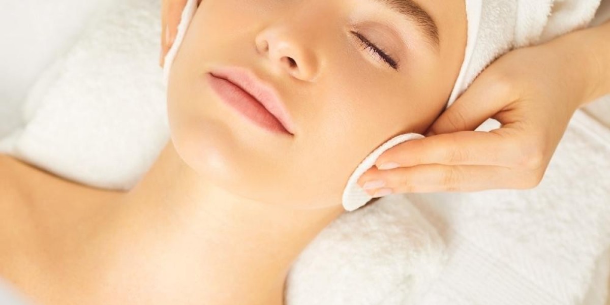 Achieve Clearer Skin: Best Deep Cleansing Facials in Dubai