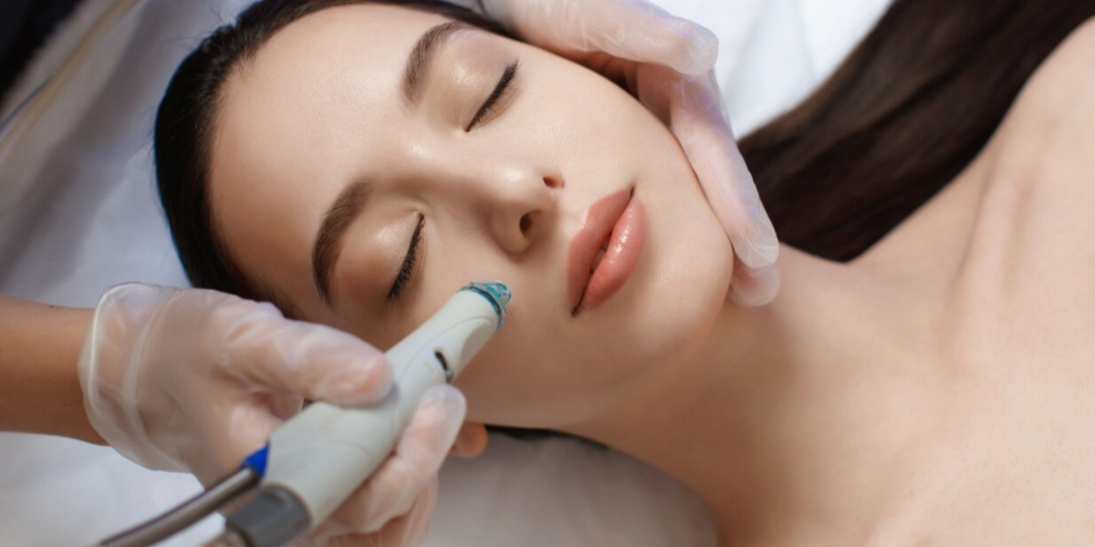 Top dermatologists offering hydrafacial treatment in Riyadh