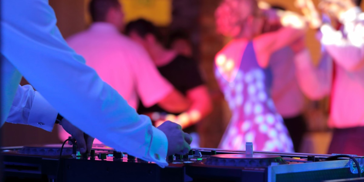 How to Choose the Perfect Bay Area Wedding DJ