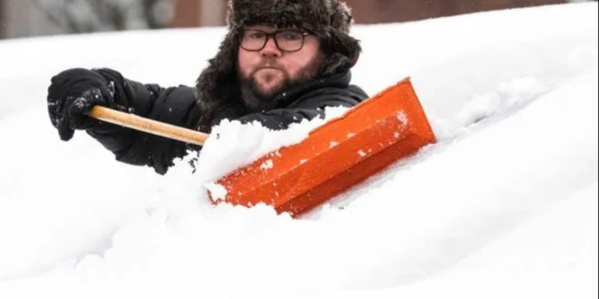 How to Choose the Right Snow Rake for Cars: A Helpful Guide