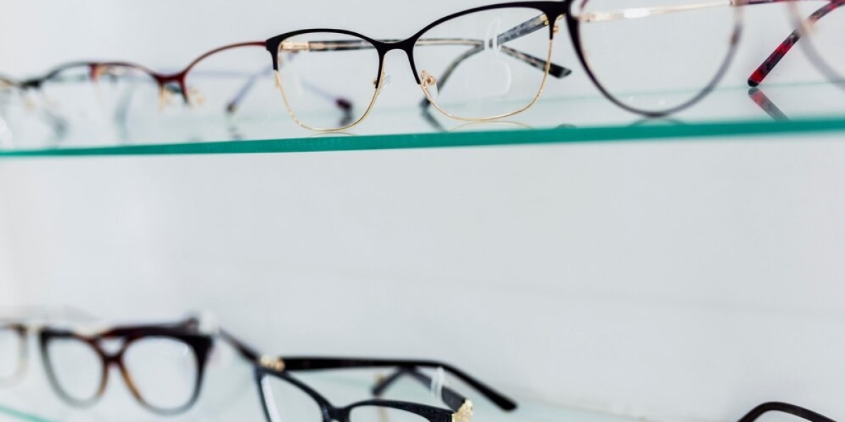 Unveiling Opportunities in Spain's Eyewear Market: Forecasts and Trends to 2033