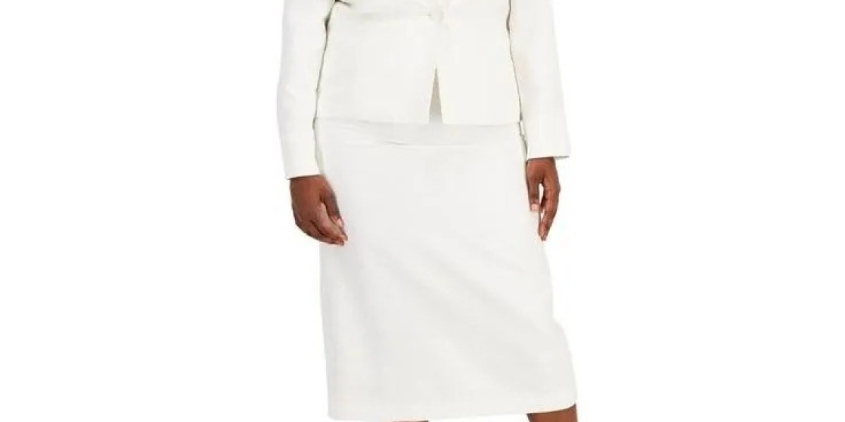 How to Style a White Dress Suit Womens for a Festive Christmas Look
