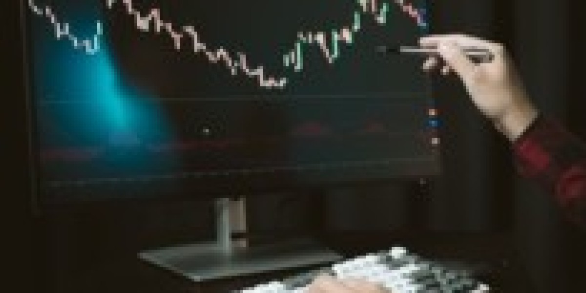 Types of Investors Typically Invest in Hedge Funds