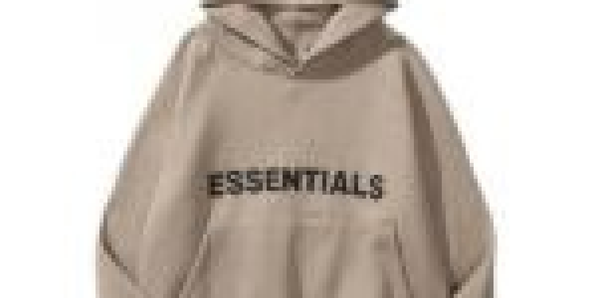 Chic Comfort Why the Essentials Hoodie Dominates Modern Style