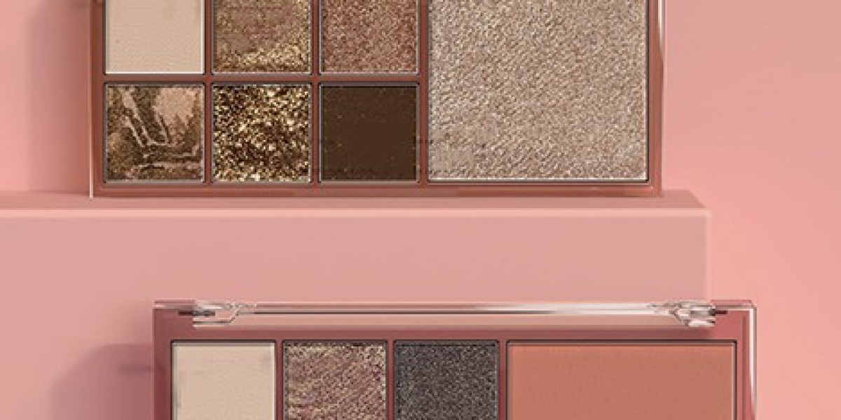 Glitter Dreams: Crafting Unique Looks with Makeup Palettes