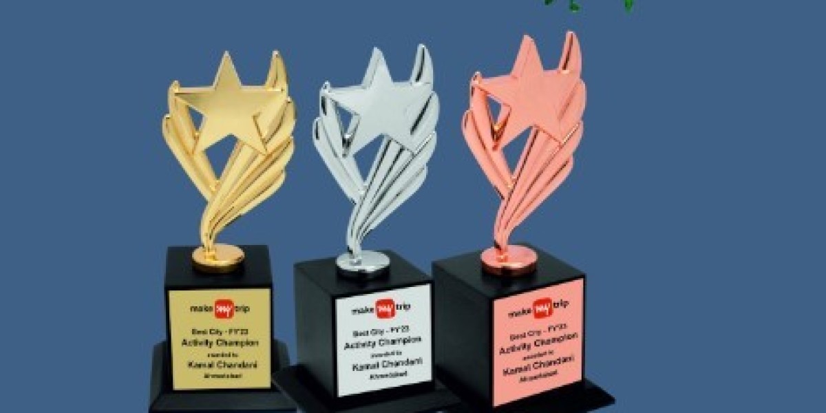 Trends in Trophy Design: What’s Hot in 2024 According to Mumbai’s Leading Trophy Manufacturers